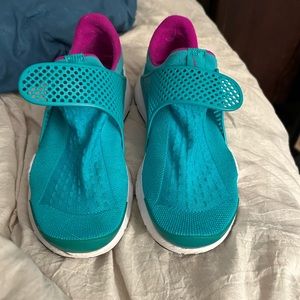 Women’s Nike size 9